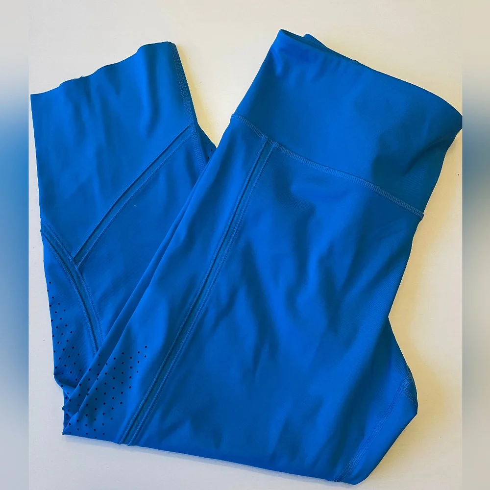 Under Armour Women's Vibrant Blue Capri Exercise Pants ~ Size XL - Picture 7 of 9